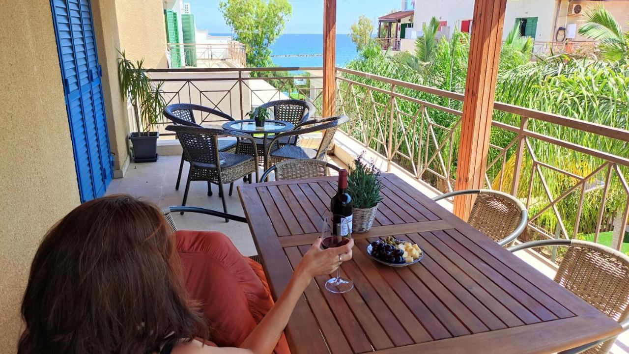 The Salnik Beach Apartment ลิมาซอล ภายนอก รูปภาพ